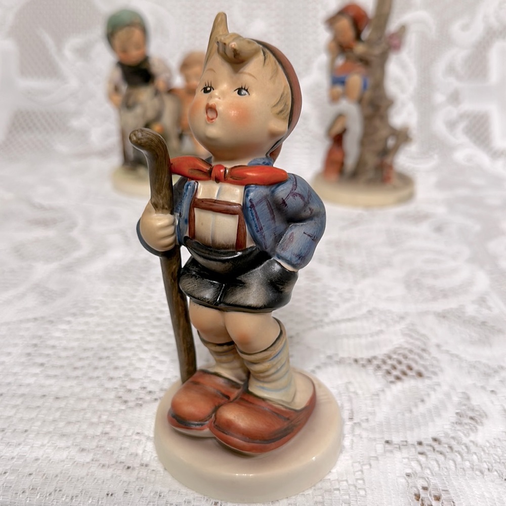 💙TM3 ‘Little Hiker’ Hummel Goebel W Germany #16/1